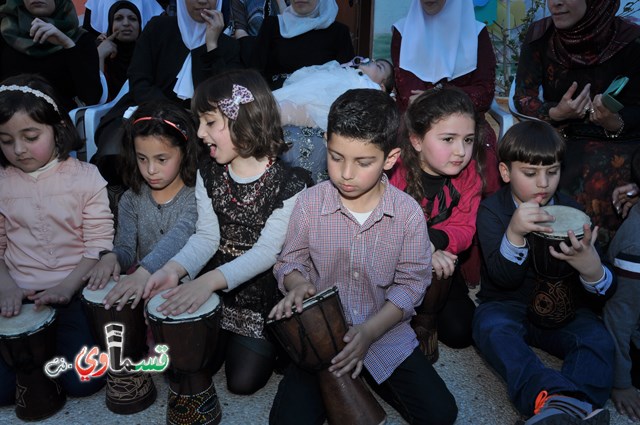 كفرقاسم – فيديو: بساتين الامل, السلام , والمحبة تحتفل بعيد الام على انغام عمو انس وجوقته ..